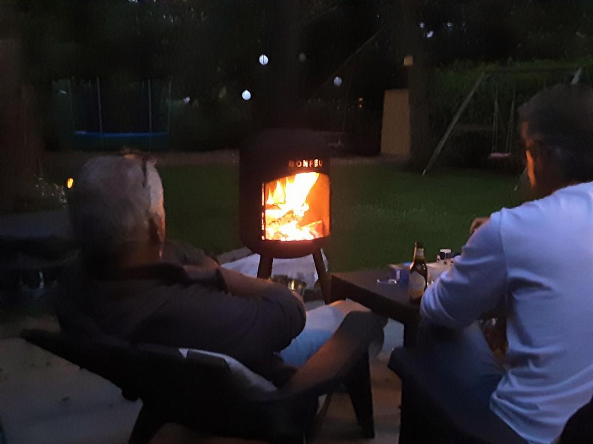 Ewijk Rumah Senang Wellness Met Hottub En Tuin מראה חיצוני תמונה