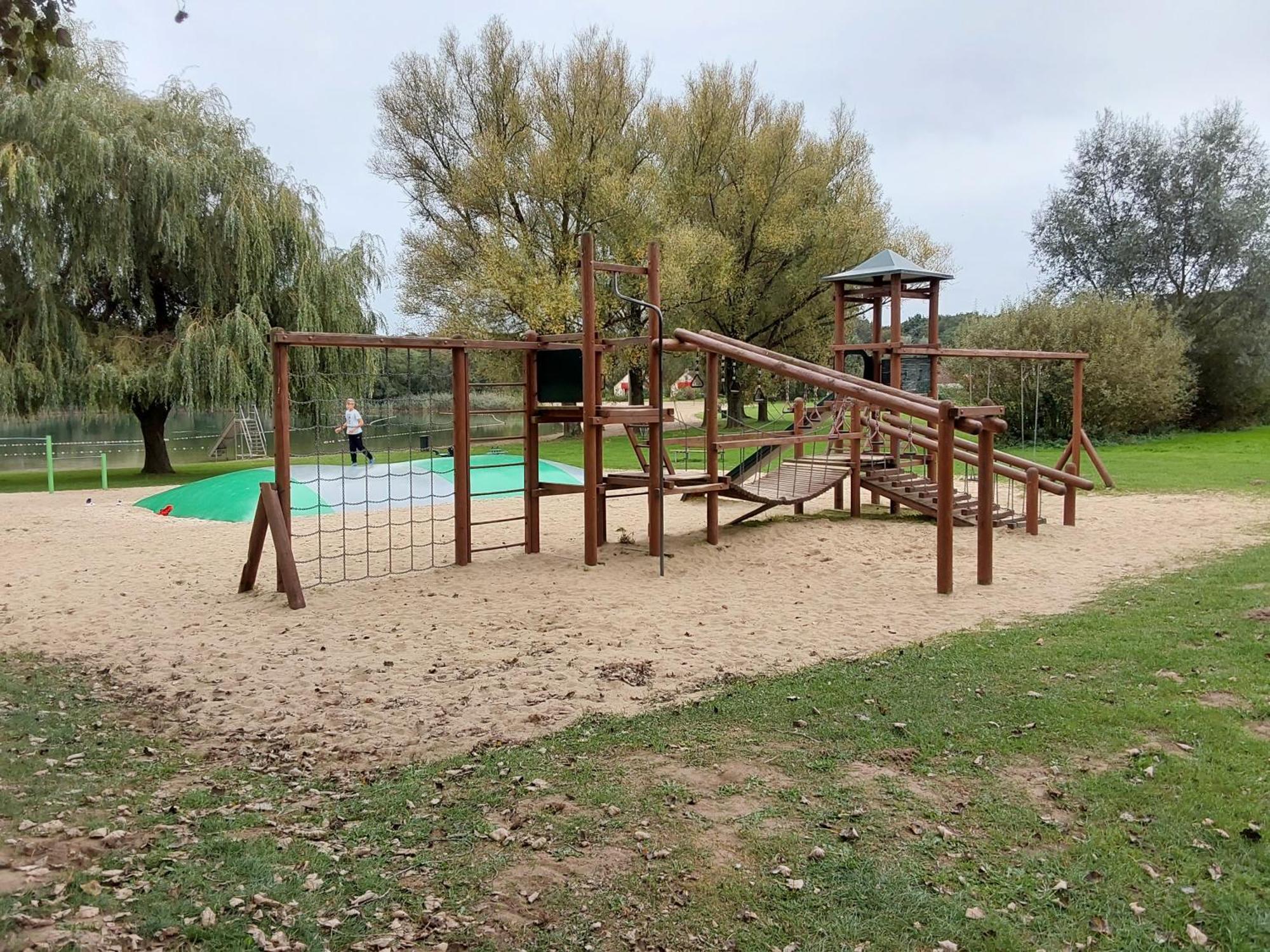 Ewijk Rumah Senang Wellness Met Hottub En Tuin מראה חיצוני תמונה